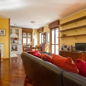  Apartamento Bright House With 2 Bedrooms & A Unique Terrace